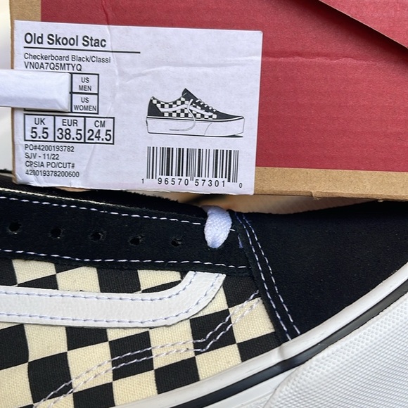 Vans Men’s Old Skool Stacked 
Checkerboard Black/Classic
VN0A7Q5MTYQ
Platforms - Picture 16 of 16